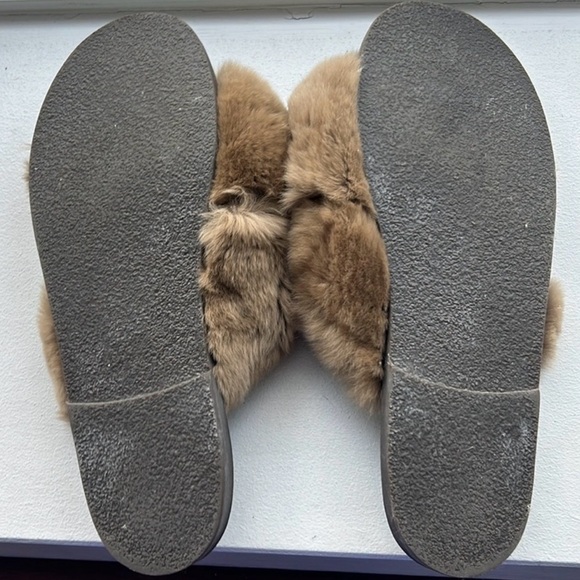 Barneys New York faux fur slides. Size 11, but fits like size 10 - Picture 2 of 2